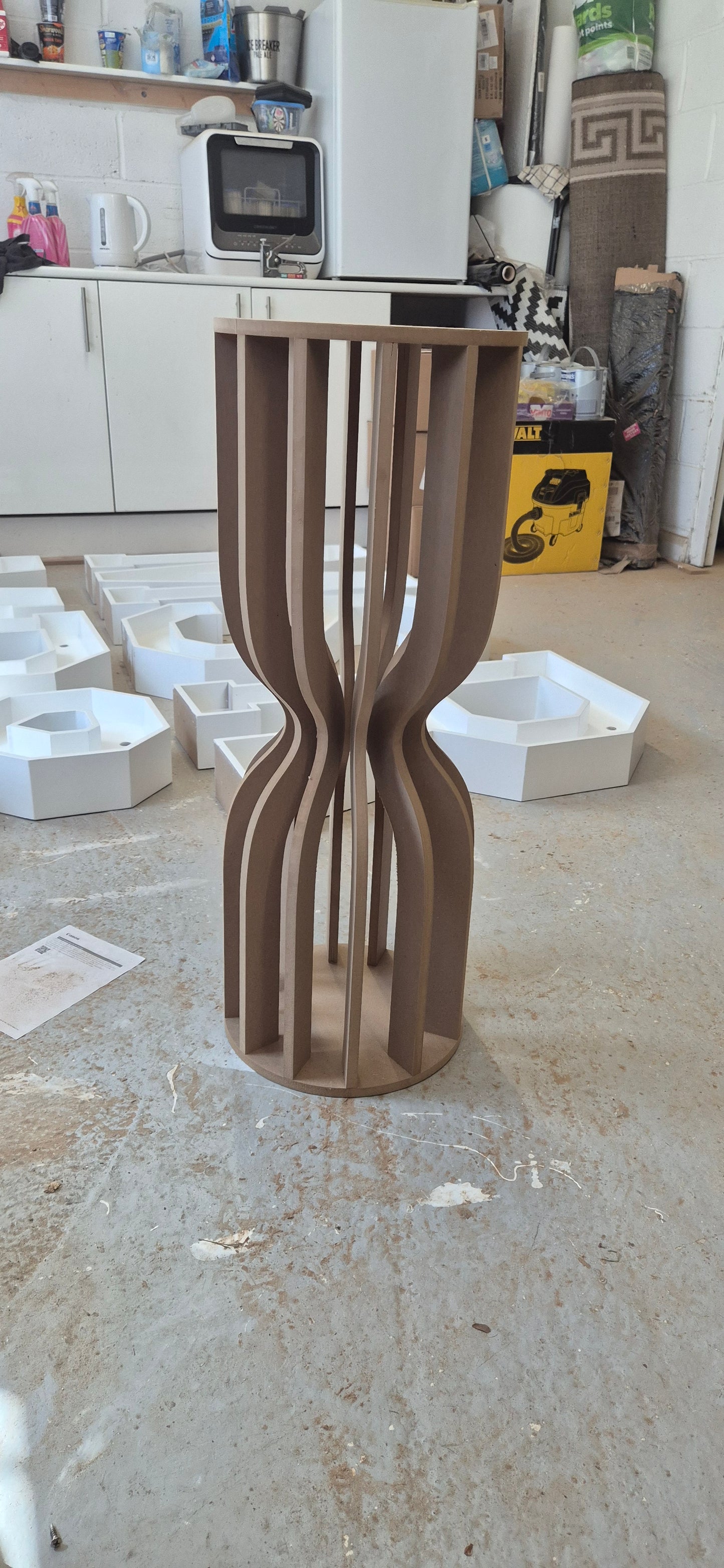 Modern cake stand